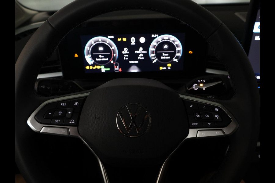 Volkswagen T-Roc Limited Edition 1.5 eTSI 85 kW / 116 PK SUV 7 vers Achteruitrijcamera | Stoelverwarming | Carplay