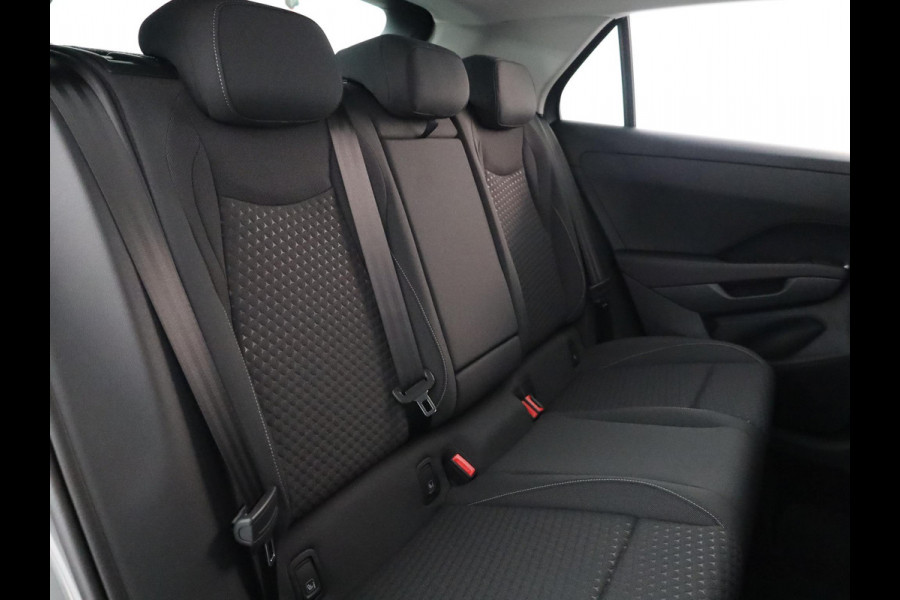 Volkswagen T-Roc Limited Edition 1.5 eTSI 85 kW / 116 PK SUV 7 vers Achteruitrijcamera | Stoelverwarming | Carplay
