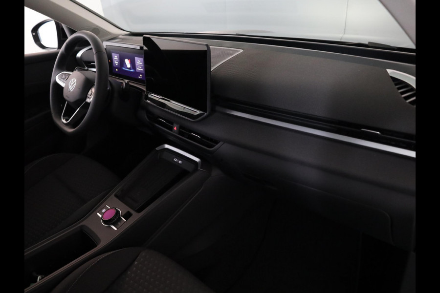 Volkswagen T-Roc Limited Edition 1.5 eTSI 85 kW / 116 PK SUV 7 vers Achteruitrijcamera | Stoelverwarming | Carplay