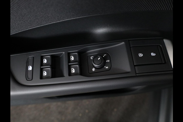 Volkswagen T-Roc Limited Edition 1.5 eTSI 85 kW / 116 PK SUV 7 vers Achteruitrijcamera | Stoelverwarming | Carplay