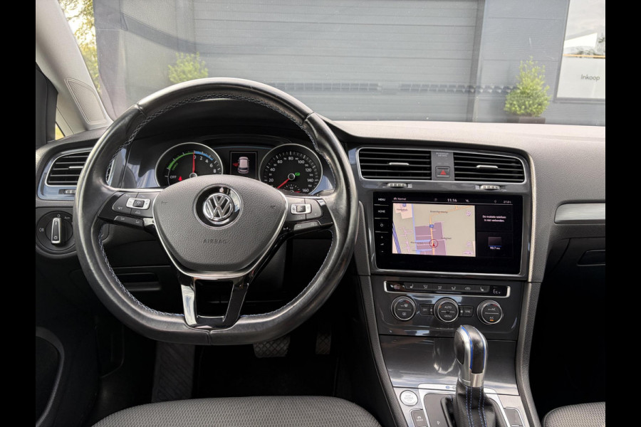 Volkswagen e-Golf e-Golf SOH88%,Draadloze telefoonlader,Camera,Carplay,Navi,Recent beurt gehad,Keyless,Warmtepomp,2e Eigenaar,Stoelverwarming,Pdc V+A,N.A.P,Nieuwe Apk bij Aflevering