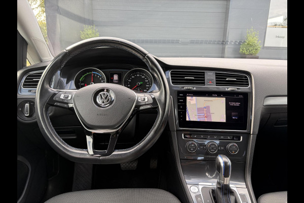 Volkswagen e-Golf e-Golf SOH88%,Draadloze telefoonlader,Camera,Carplay,Navi,Recent beurt gehad,Keyless,Warmtepomp,2e Eigenaar,Stoelverwarming,Pdc V+A,N.A.P,Nieuwe Apk bij Aflevering