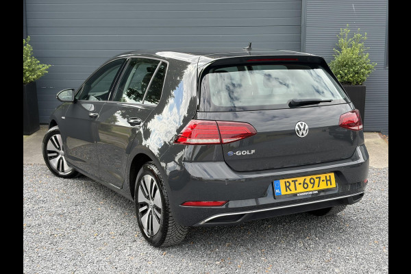 Volkswagen e-Golf e-Golf SOH88%,Draadloze telefoonlader,Camera,Carplay,Navi,Recent beurt gehad,Keyless,Warmtepomp,2e Eigenaar,Stoelverwarming,Pdc V+A,N.A.P,Nieuwe Apk bij Aflevering