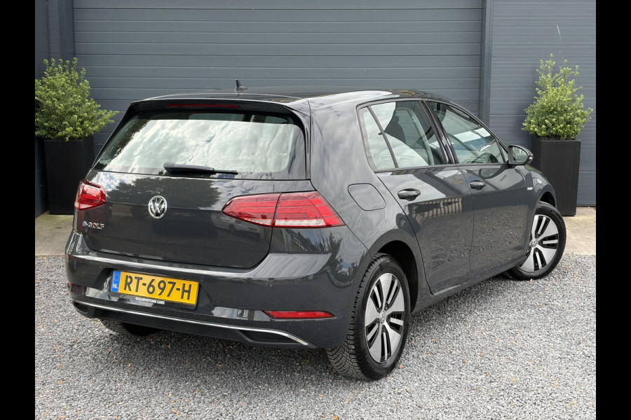 Volkswagen e-Golf e-Golf SOH88%,Draadloze telefoonlader,Camera,Carplay,Navi,Recent beurt gehad,Keyless,Warmtepomp,2e Eigenaar,Stoelverwarming,Pdc V+A,N.A.P,Nieuwe Apk bij Aflevering