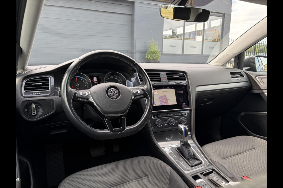 Volkswagen e-Golf e-Golf SOH88%,Draadloze telefoonlader,Camera,Carplay,Navi,Recent beurt gehad,Keyless,Warmtepomp,2e Eigenaar,Stoelverwarming,Pdc V+A,N.A.P,Nieuwe Apk bij Aflevering