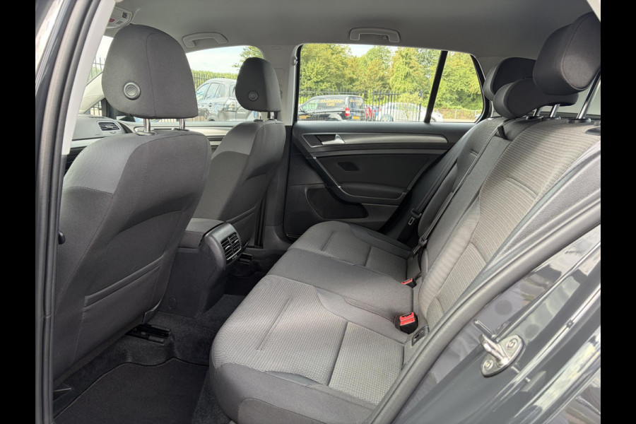 Volkswagen e-Golf e-Golf SOH88%,Draadloze telefoonlader,Camera,Carplay,Navi,Recent beurt gehad,Keyless,Warmtepomp,2e Eigenaar,Stoelverwarming,Pdc V+A,N.A.P,Nieuwe Apk bij Aflevering