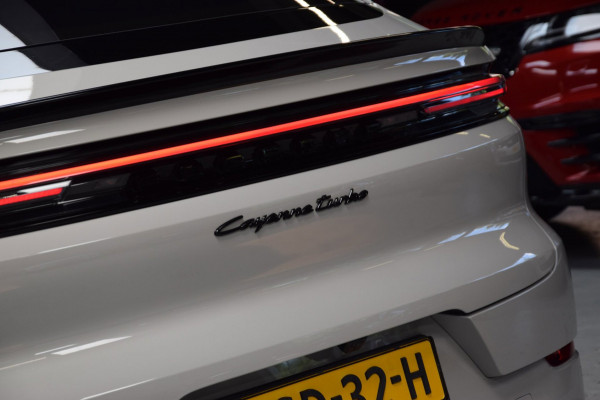 Porsche Cayenne Coupé 4.0 Turbo V8 E-Hybrid Panoramadak|Keramisch|My 2024|Nwp.244000|Org.NL|1e Eig.|739pk!!|BTW