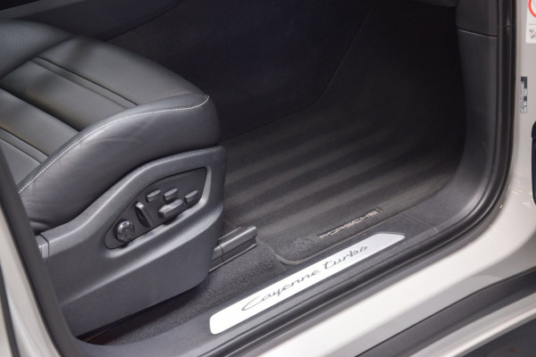 Porsche Cayenne Coupé 4.0 Turbo V8 E-Hybrid Panoramadak|Keramisch|My 2024|Nwp.244000|Org.NL|1e Eig.|739pk!!|BTW