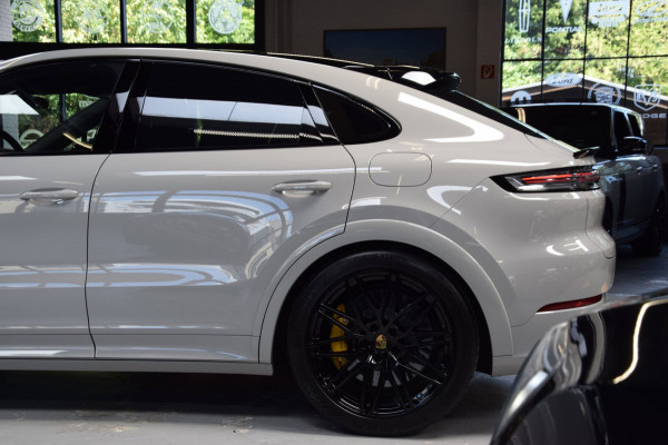 Porsche Cayenne Coupé 4.0 Turbo V8 E-Hybrid Panoramadak|Keramisch|My 2024|Nwp.244000|Org.NL|1e Eig.|739pk!!|BTW