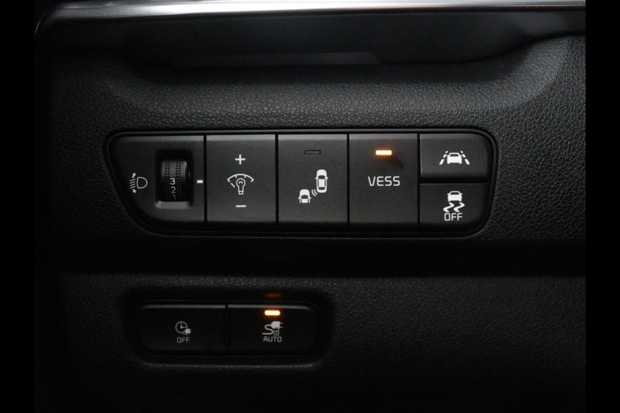 Kia e-Niro DynamicPlusLine 64 kWh | SOH 94,3% | Panoramadak | Memory | Leder | Stuur/stoel verwarming | Stoelventilatie | Dodehoek detectie | Cruise control | Carplay | Camera | Park assist | PHEV
