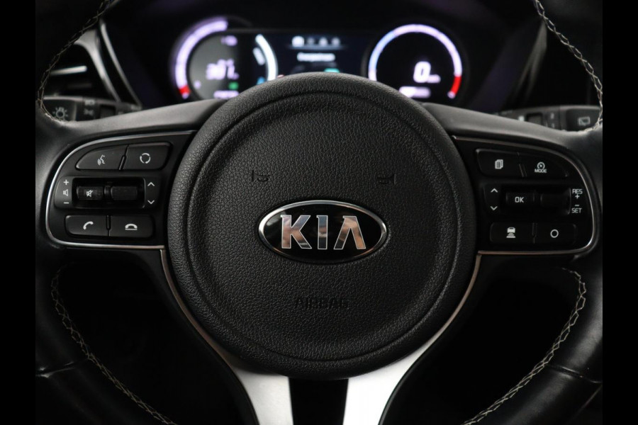 Kia e-Niro DynamicPlusLine 64 kWh | SOH 94,3% | Panoramadak | Memory | Leder | Stuur/stoel verwarming | Stoelventilatie | Dodehoek detectie | Cruise control | Carplay | Camera | Park assist | PHEV