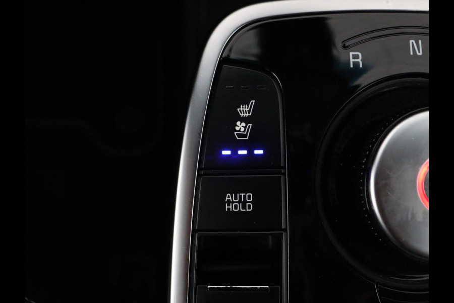 Kia e-Niro DynamicPlusLine 64 kWh | SOH 94,3% | Panoramadak | Memory | Leder | Stuur/stoel verwarming | Stoelventilatie | Dodehoek detectie | Cruise control | Carplay | Camera | Park assist | PHEV