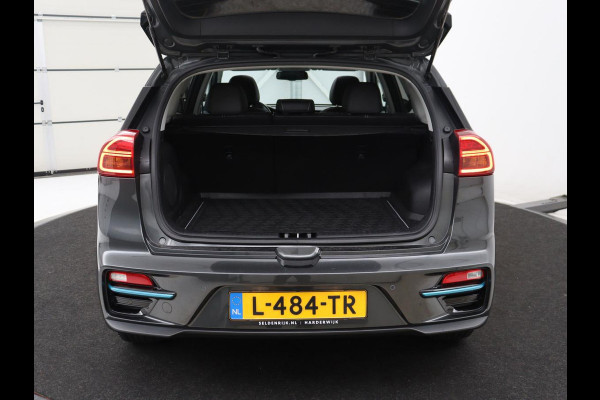 Kia e-Niro DynamicPlusLine 64 kWh | SOH 94,3% | Panoramadak | Memory | Leder | Stuur/stoel verwarming | Stoelventilatie | Dodehoek detectie | Cruise control | Carplay | Camera | Park assist | PHEV