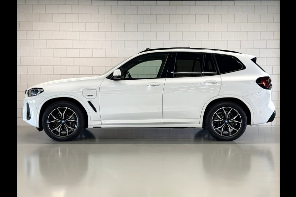 BMW X3 XDrive30e High Executive M Sport Shadow | PANO | TREKHAAK | 360 CAMERA | HEAD-UP | LASER | HARMAN KADON | ELEK STOELEN