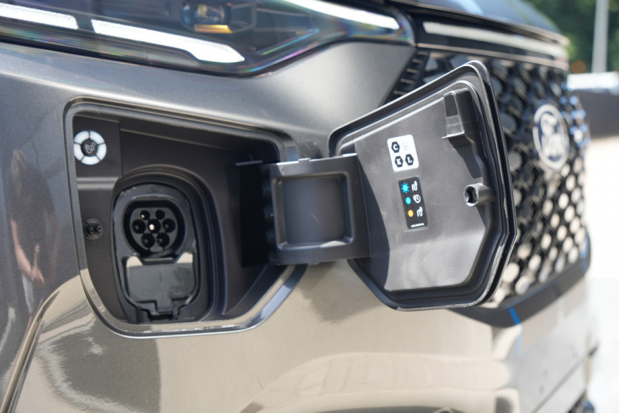 Ford E-Transit Custom 340 L2H1 Sport 71 kWh 218pk - ACC - DDS LED - Pro Power - Verwarmd stuurwiel - Navi - 360 Camera - Rijklaar