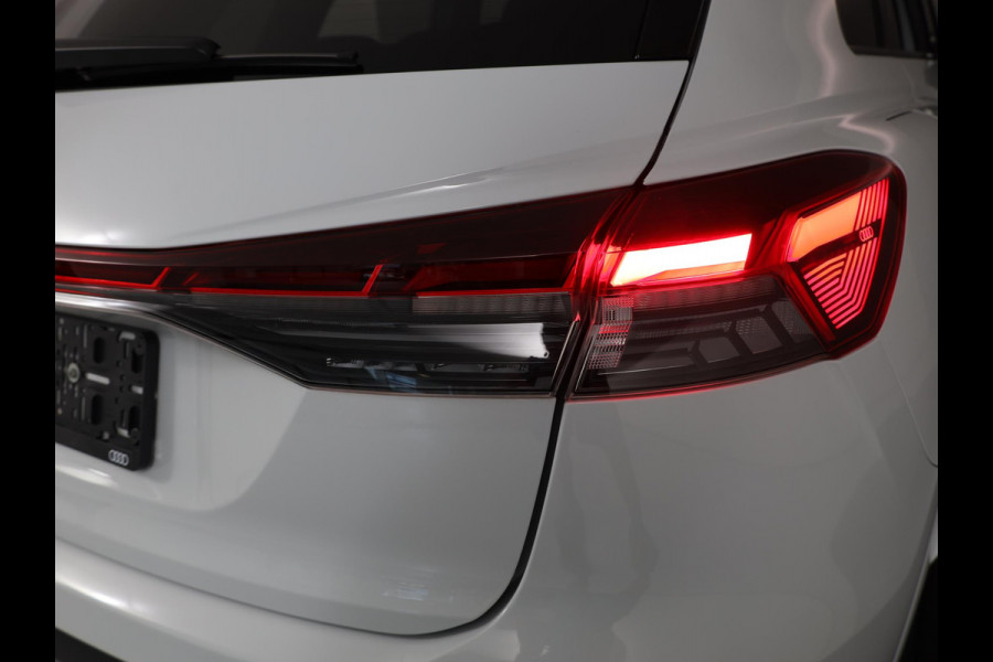 Audi Q4 e-tron 40 S line 77 kWh 204pk | SOH 91,30% | Panoramadak | Lederen bekleding | Lichtmetalen velgen | Matrix Led
