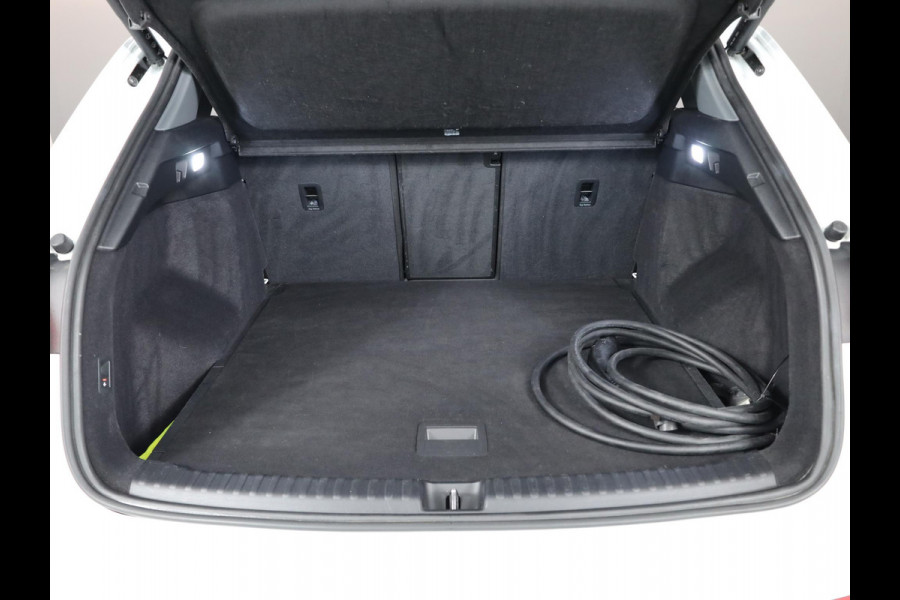 Audi Q4 e-tron 40 S line 77 kWh 204pk | SOH 91,30% | Panoramadak | Lederen bekleding | Lichtmetalen velgen | Matrix Led