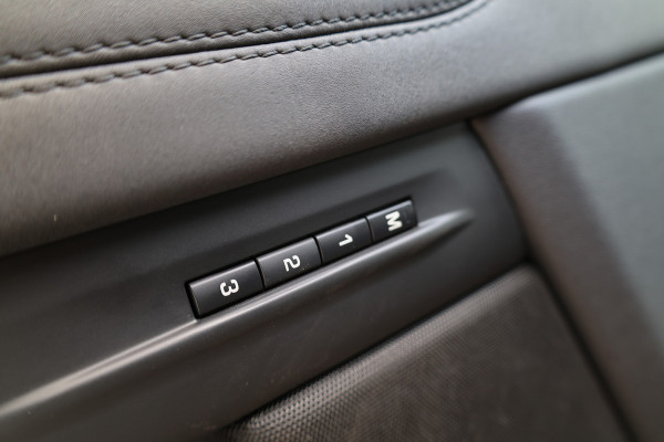 Land Rover Range Rover Evoque 1.5 P300e AWD R-Dynamic SE | BTW | ACC | STOEL+STUURVERWARMING | MEMORY | MERIDIAN |