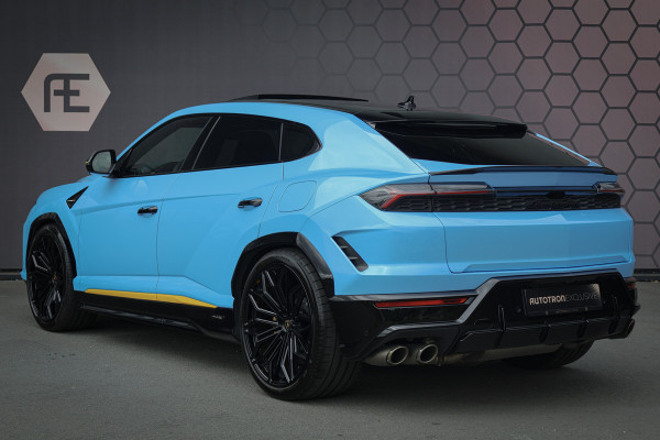 Lamborghini Urus SE 4.0 V8 Hybrid | AKRAPOVIC | ADAPTIVE | TREKHAAK | MASSAGE | STOELVERWARMING & VERKOELING | SUEDE HEMEL | B&O 3D AUDIO |