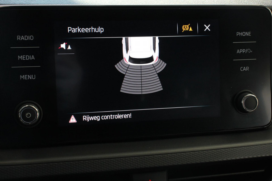 Škoda Kamiq 1.0 TSI 110pk Automaat Life Navigatie Apple Carplay/Android Auto Airco Dab Led Adaptive Cruise Control Verwarmde voorstoelen