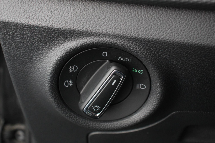 Škoda Kamiq 1.0 TSI 110pk Automaat Life Navigatie Apple Carplay/Android Auto Airco Dab Led Adaptive Cruise Control Verwarmde voorstoelen