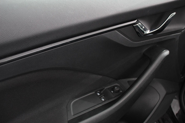 Škoda Kamiq 1.0 TSI 110pk Automaat Life Navigatie Apple Carplay/Android Auto Airco Dab Led Adaptive Cruise Control Verwarmde voorstoelen