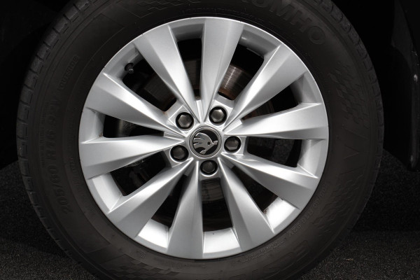 Škoda Kamiq 1.0 TSI 110pk Automaat Life Navigatie Apple Carplay/Android Auto Airco Dab Led Adaptive Cruise Control Verwarmde voorstoelen