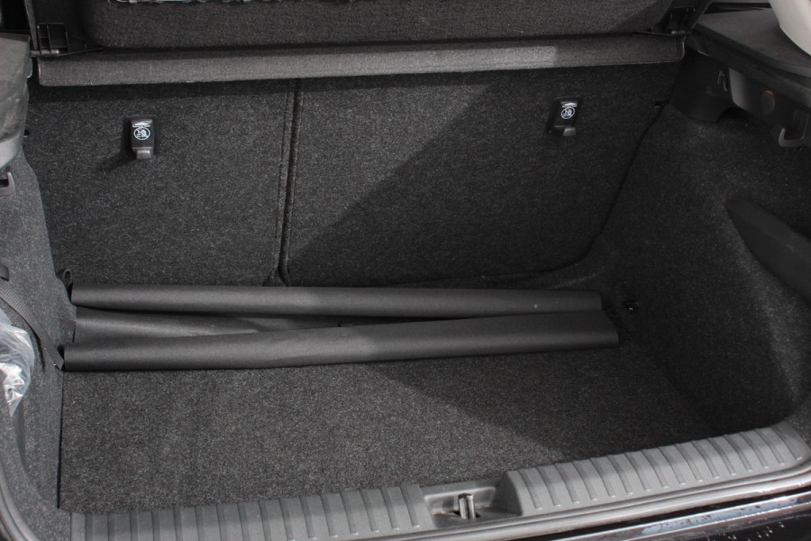 Škoda Kamiq 1.0 TSI 110pk Automaat Life Navigatie Apple Carplay/Android Auto Airco Dab Led Adaptive Cruise Control Verwarmde voorstoelen