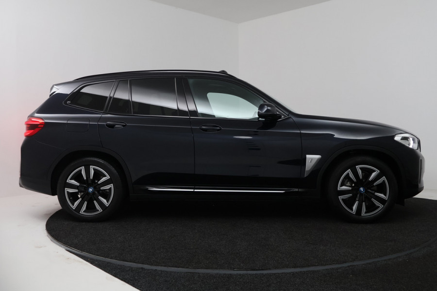 BMW iX3 Executive 80 kWh SOH 97% (PANORAMADAK, CAMERA, STOELVERWARMING, ELEKTR STOELEN, CRUISE ADAPTIEF)