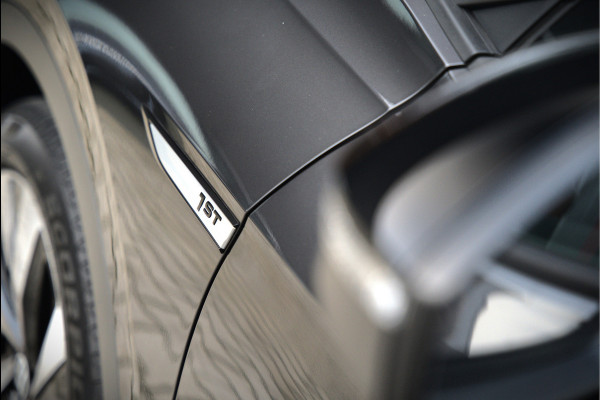 Volkswagen ID.4 First 77 kWh | Stoelverwarming | Stuurverwarming | Adaptive Cruise Control | Navigatie | Apple Carplay | Keyless | Camera | Parkeersensoren | NAP | BTW | SOH 92,01%