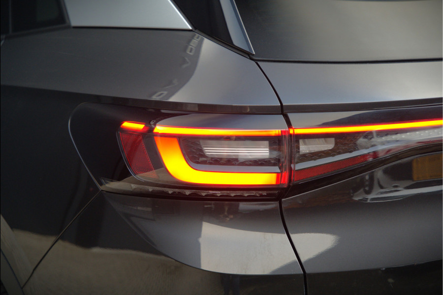 Volkswagen ID.4 First 77 kWh | Stoelverwarming | Stuurverwarming | Adaptive Cruise Control | Navigatie | Apple Carplay | Keyless | Camera | Parkeersensoren | NAP | BTW | SOH 92,01%