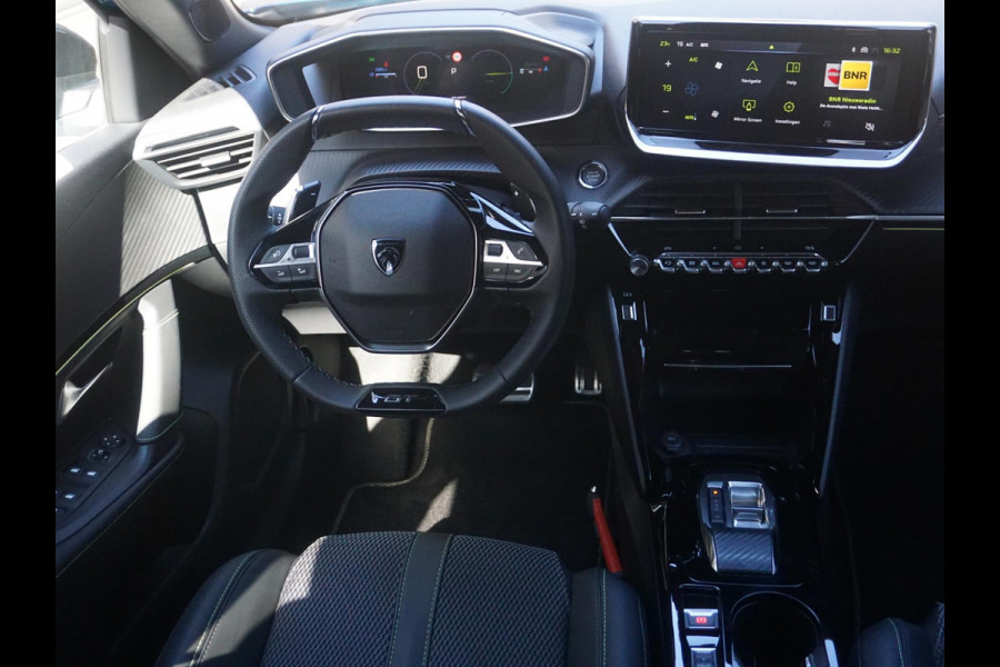 Peugeot 2008 1.2 Hybrid 145 GT l 360 Camera l Navigatie l Keyless entry l Apple Carplay/Android Auto