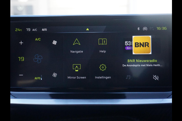 Peugeot 2008 1.2 Hybrid 145 GT l 360 Camera l Navigatie l Keyless entry l Apple Carplay/Android Auto