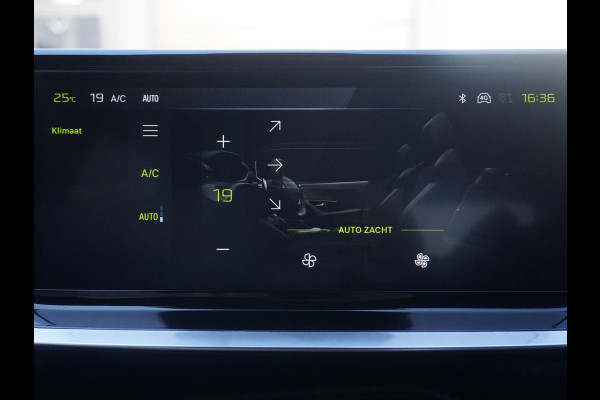 Peugeot 2008 1.2 Hybrid 145 GT l 360 Camera l Navigatie l Keyless entry l Apple Carplay/Android Auto