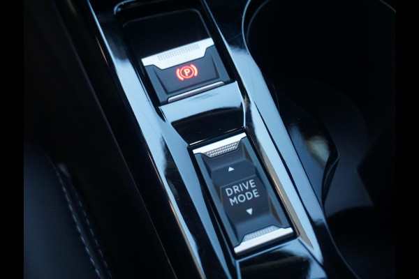 Peugeot 2008 1.2 Hybrid 145 GT l 360 Camera l Navigatie l Keyless entry l Apple Carplay/Android Auto