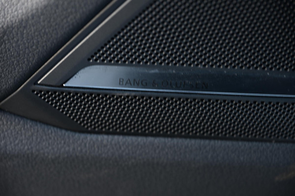 Audi A6 Avant 50 TDI quattro Design Pro Line Plus | Panoramadak | Night Vision | B&O | HUD | 360 Camera | Achterasbesturing | ACC | Memory Seats | Soft Close | Luchtvering | Trekhaak | Ambiance Interieur |