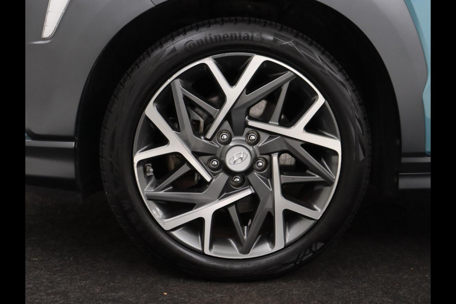 Hyundai Kona 1.6 GDI HEV Premium | Stoelventilatie | Leder 1e eigenaar | Adaptive cruise | Head-Up | Trekhaak | Achterbankverwarming | Carplay | Navigatie | Keyless | Krell Audio | Side Assist | Stoelverwarming