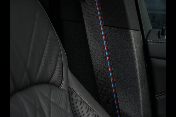 BMW X5 xDrive50e M-Sport Pro | Panoramadak | Harman/Kardon | HUD | Iconic Glow | Integral Active Steering | Memory Seats | Ambiance Interieur | Trekhaak |