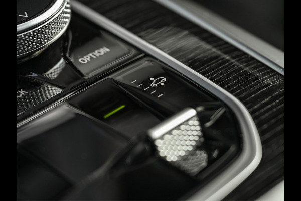 BMW X5 xDrive50e M-Sport Pro | Panoramadak | Harman/Kardon | HUD | Iconic Glow | Integral Active Steering | Memory Seats | Ambiance Interieur | Trekhaak |