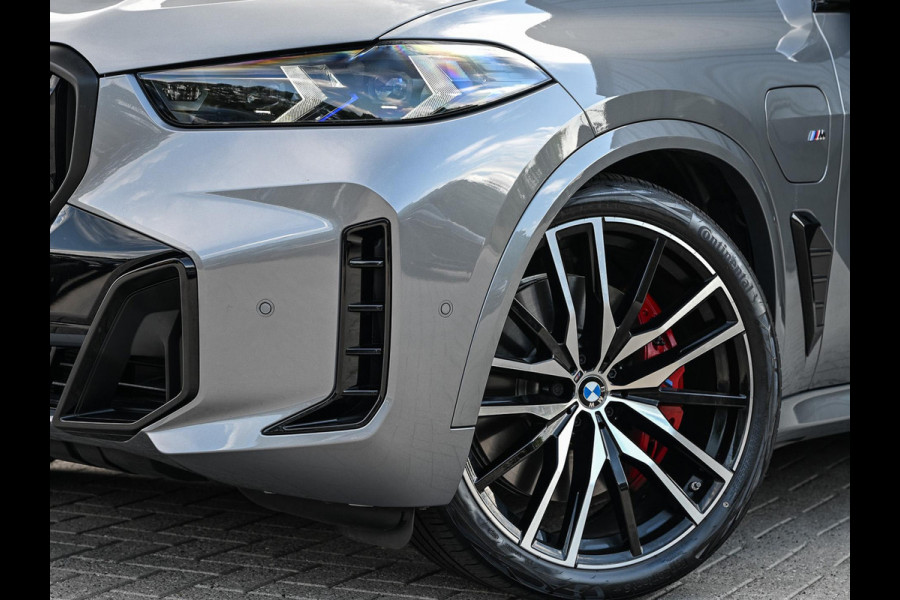 BMW X5 xDrive50e M-Sport Pro | Panoramadak | Harman/Kardon | HUD | Iconic Glow | Integral Active Steering | Memory Seats | Ambiance Interieur | Trekhaak |
