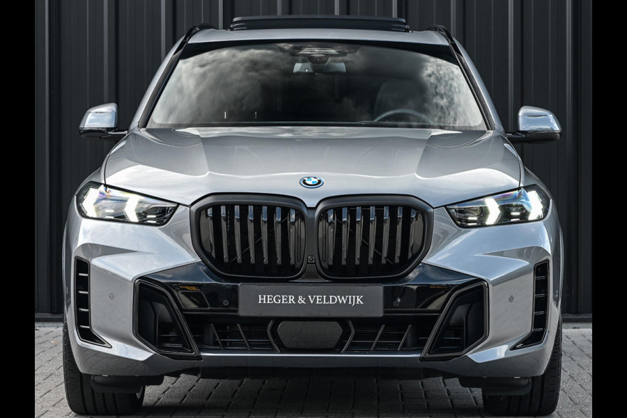 BMW X5 xDrive50e M-Sport Pro | Panoramadak | Harman/Kardon | HUD | Iconic Glow | Integral Active Steering | Memory Seats | Ambiance Interieur | Trekhaak |