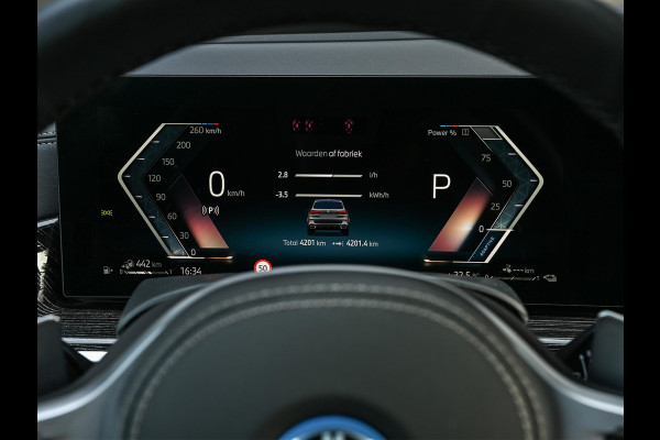 BMW X5 xDrive50e M-Sport Pro | Panoramadak | Harman/Kardon | HUD | Iconic Glow | Integral Active Steering | Memory Seats | Ambiance Interieur | Trekhaak |