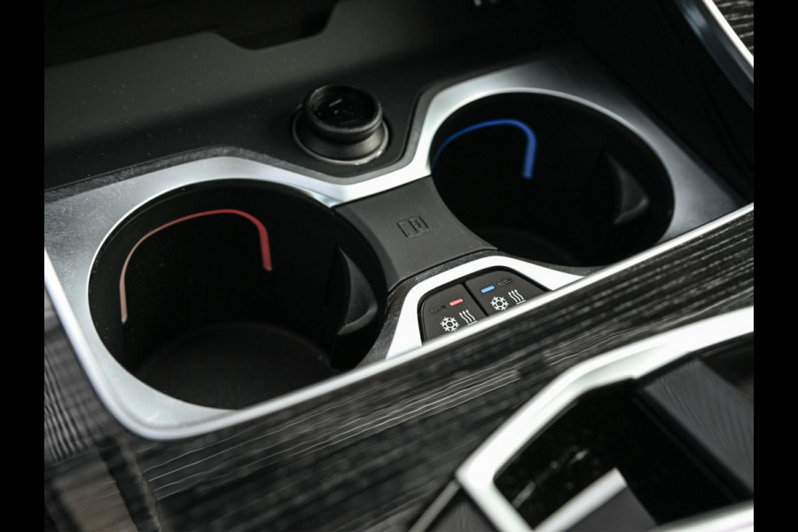BMW X5 xDrive50e M-Sport Pro | Panoramadak | Harman/Kardon | HUD | Iconic Glow | Integral Active Steering | Memory Seats | Ambiance Interieur | Trekhaak |
