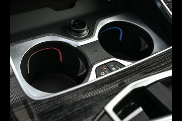 BMW X5 xDrive50e M-Sport Pro | Panoramadak | Harman/Kardon | HUD | Iconic Glow | Integral Active Steering | Memory Seats | Ambiance Interieur | Trekhaak |