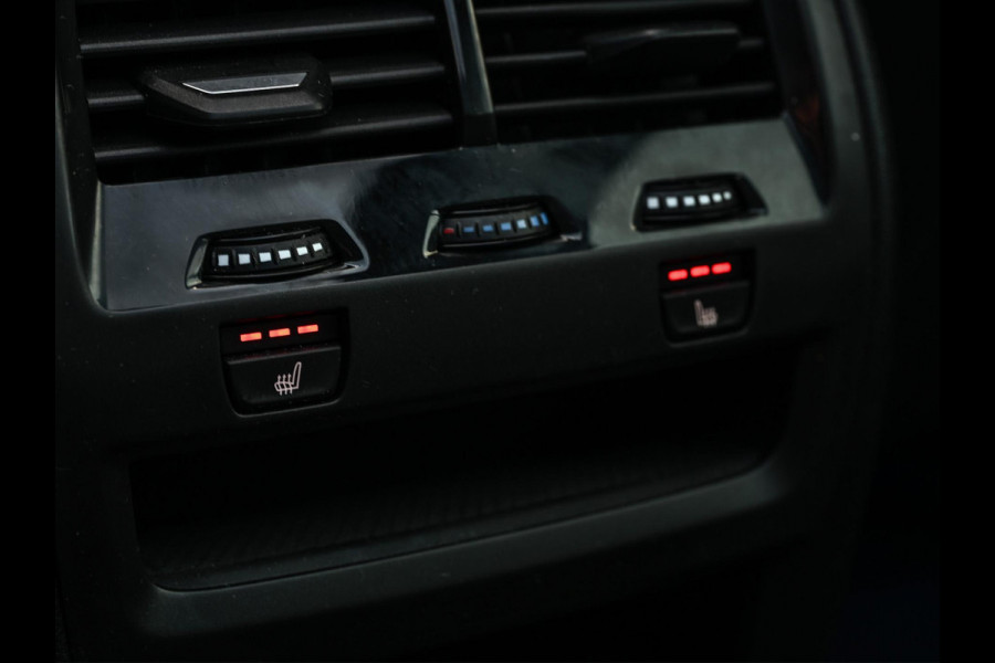 BMW X5 xDrive50e M-Sport Pro | Panoramadak | Harman/Kardon | HUD | Iconic Glow | Integral Active Steering | Memory Seats | Ambiance Interieur | Trekhaak |