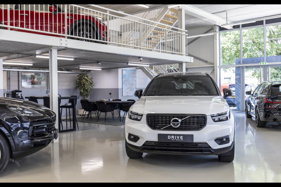 Volvo XC40 1.5 T4 Plug-in hybrid Ultimate Dark |Pano|H/K|360Cam|Memory|PilotAssit|Trekhaak|BLIS|ThunderGrey