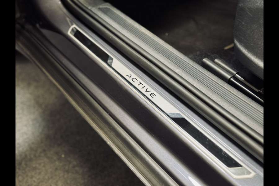 Volkswagen T-Cross 1.0 TSI Active | Camera | ACC | Trekhaak