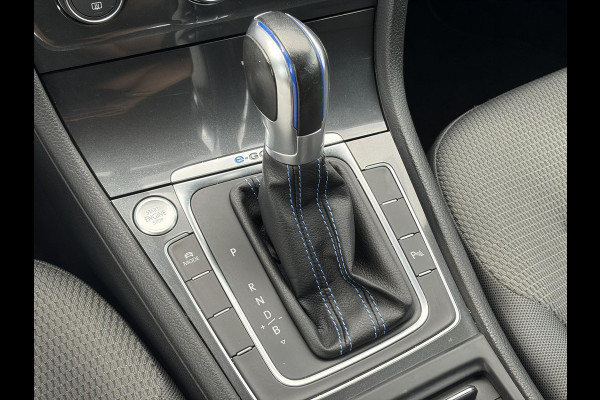 Volkswagen e-Golf e-Golf SOH88%,Draadloze telefoonlader,Camera,Carplay,Navi,Recent beurt gehad,Keyless,Warmtepomp,2e Eigenaar,Stoelverwarming,Pdc V+A,N.A.P,Nieuwe Apk bij Aflevering