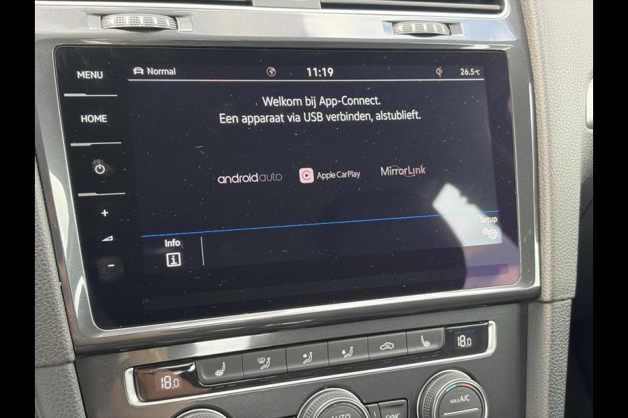 Volkswagen e-Golf e-Golf SOH88%,Draadloze telefoonlader,Camera,Carplay,Navi,Recent beurt gehad,Keyless,Warmtepomp,2e Eigenaar,Stoelverwarming,Pdc V+A,N.A.P,Nieuwe Apk bij Aflevering