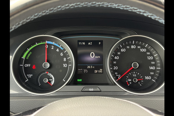 Volkswagen e-Golf e-Golf SOH88%,Draadloze telefoonlader,Camera,Carplay,Navi,Recent beurt gehad,Keyless,Warmtepomp,2e Eigenaar,Stoelverwarming,Pdc V+A,N.A.P,Nieuwe Apk bij Aflevering